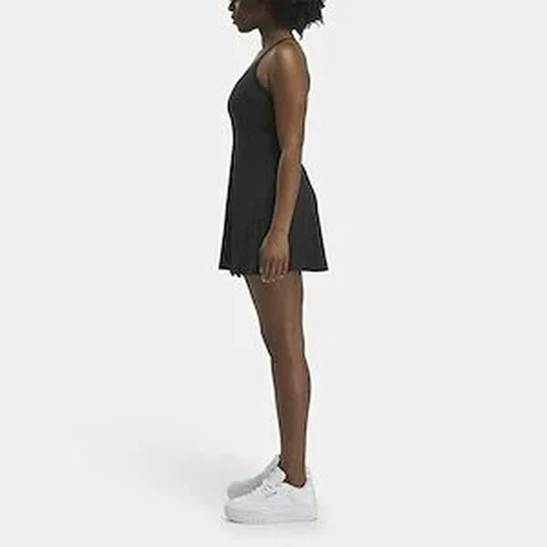 A sporty dress with crossover straps (1)